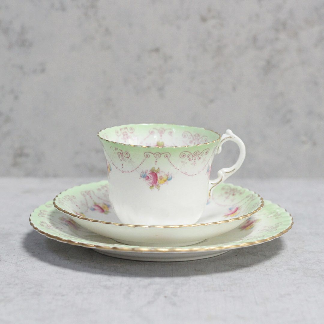 アンティークティーカップトリオ イギリス ROYAL ALBERT CROWN CHINA陶器