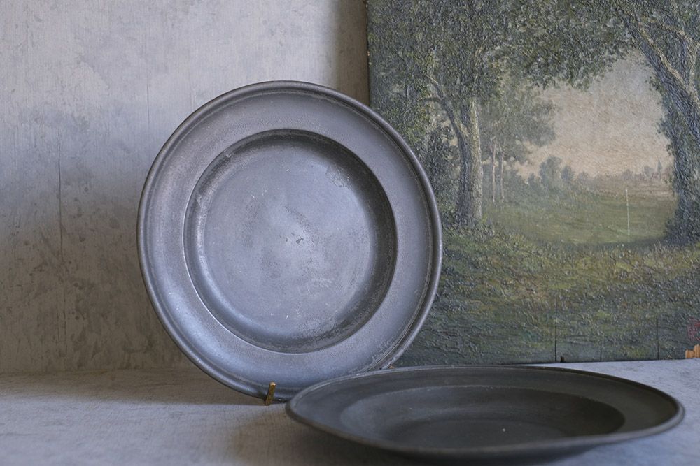 アンティーク ピュータープレート イギリス 丸い形の錫製皿