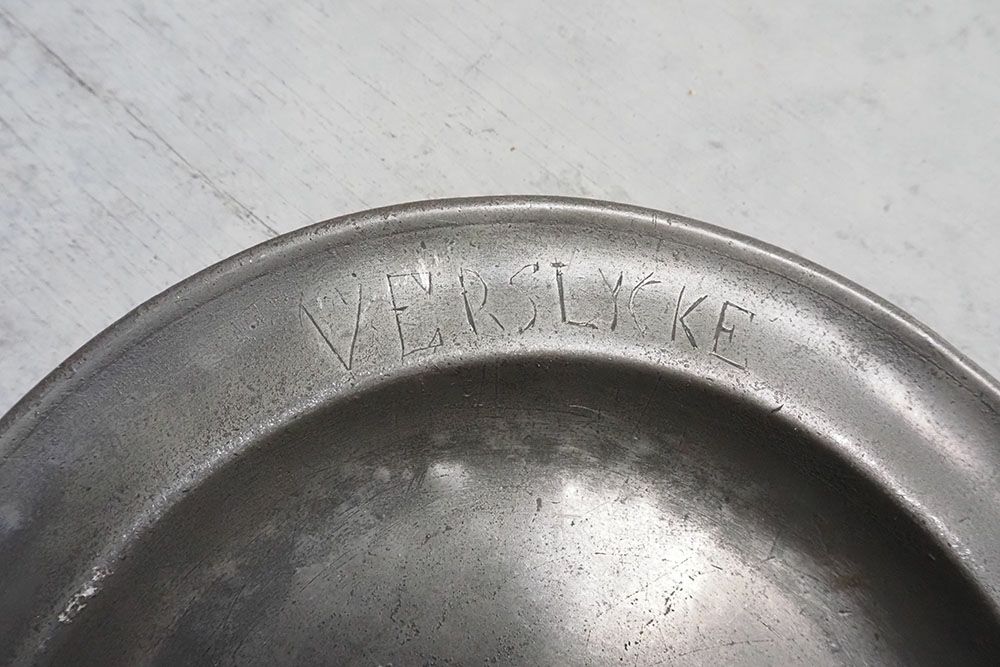 アンティーク ピュータープレート イギリス 丸い形の錫製皿