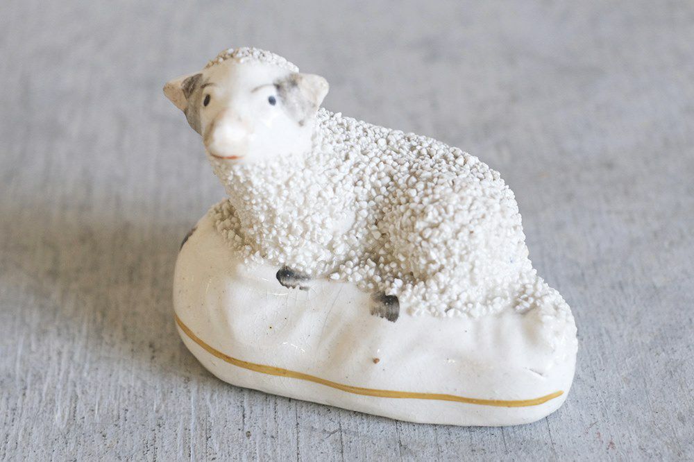 アンティーク スタッフォードシャーシープ ミニ 陶器の置物 羊