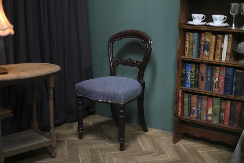 アンティーク バルーンバックチェア イギリス サロン(客間)の椅子の