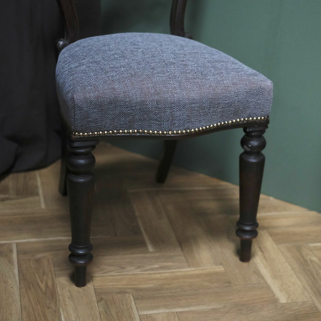 アンティーク バルーンバックチェア イギリス サロン(客間)の椅子