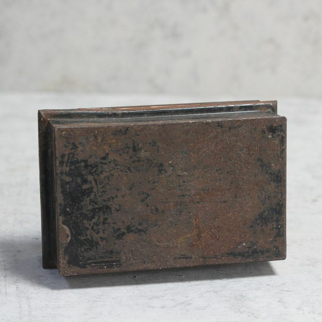 アンティークメタルキャッシュボックス イギリス 鉄製のジャンクな風合い8