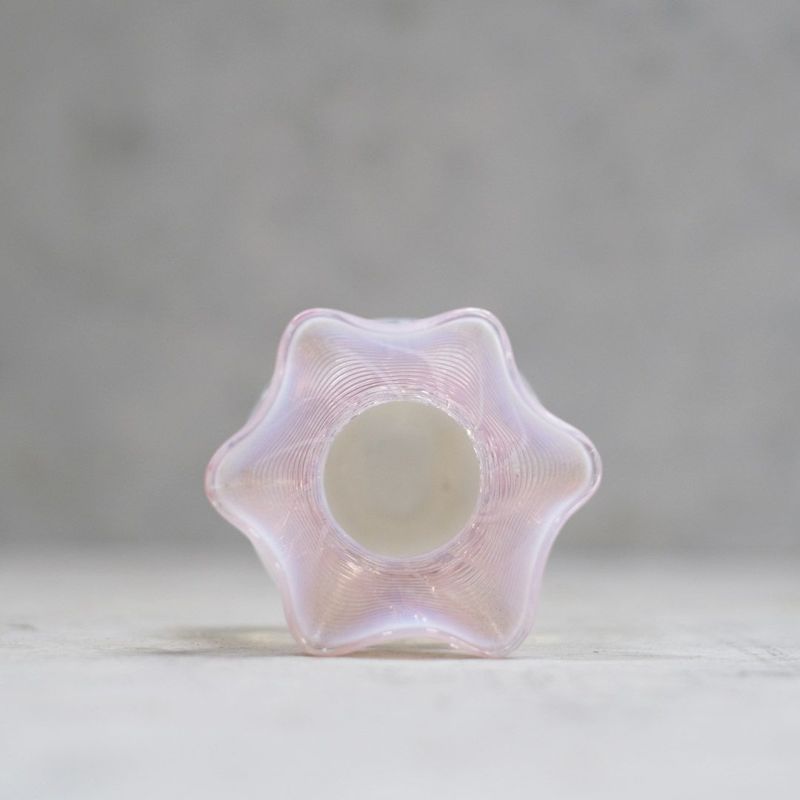 アンティークオパールセントガラスベース イギリス ガラスの花瓶 ピンク