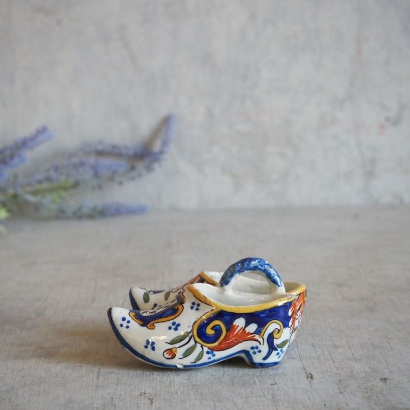 アンティーク ポーセリンシューズ フランス 小さな陶器の靴 フィギュ