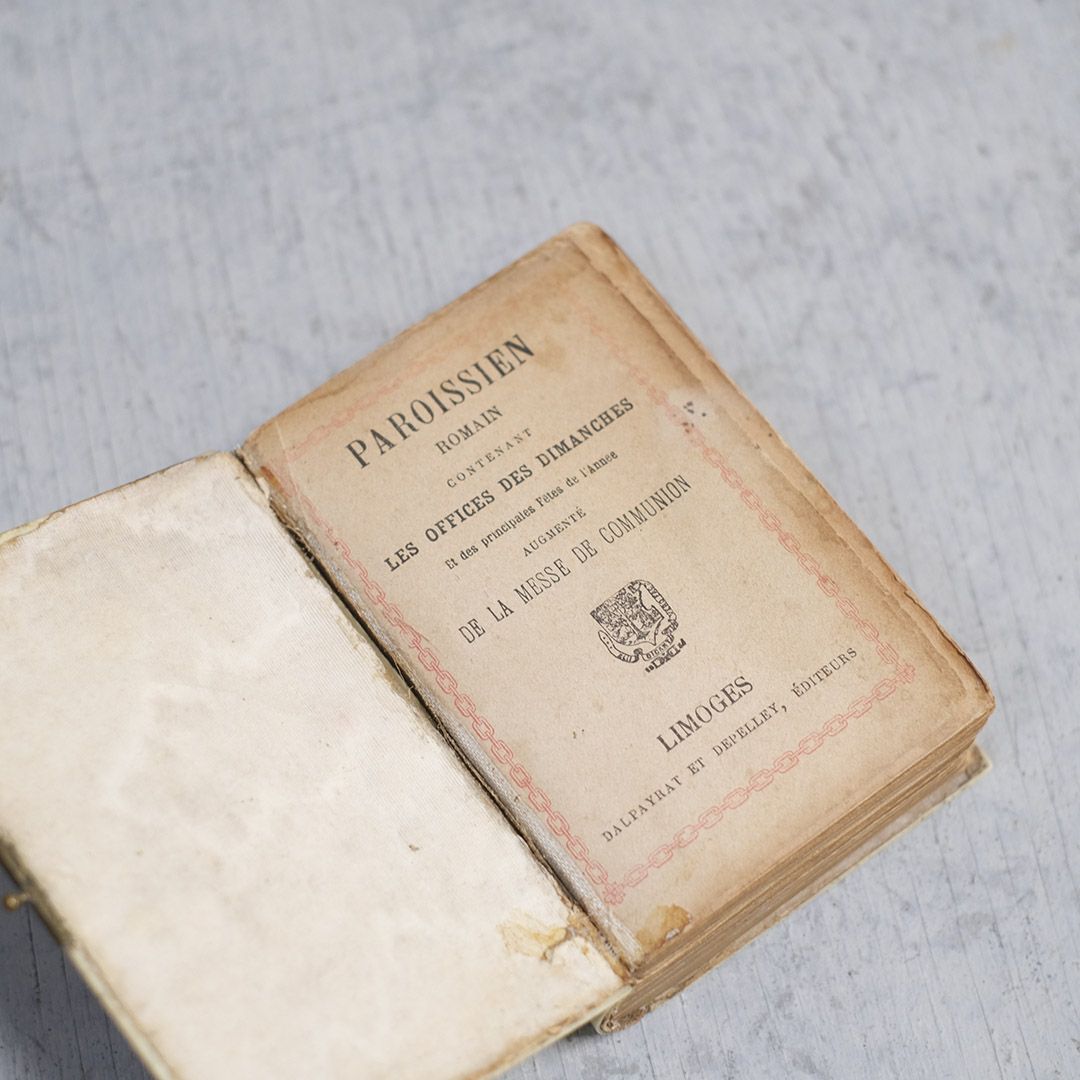 アンティーク祈祷書 花とモノグラム フランス アイボリー03