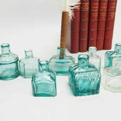 アンティークインクボトル 100年以上前に作られたガラス製の小瓶２ミニボトル