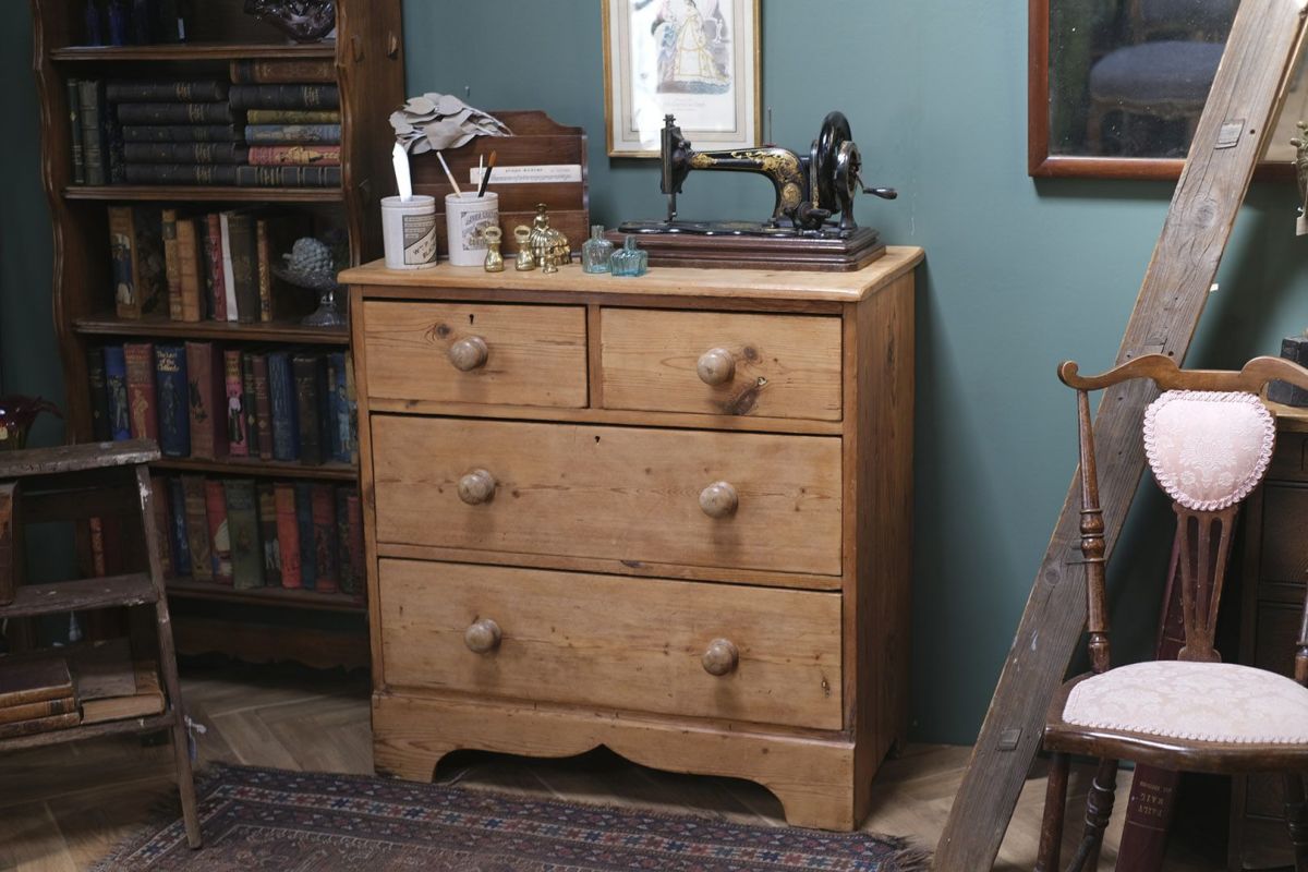 アンティーク パインドロワーチェスト イギリス 素朴でナチュラルな箪笥
