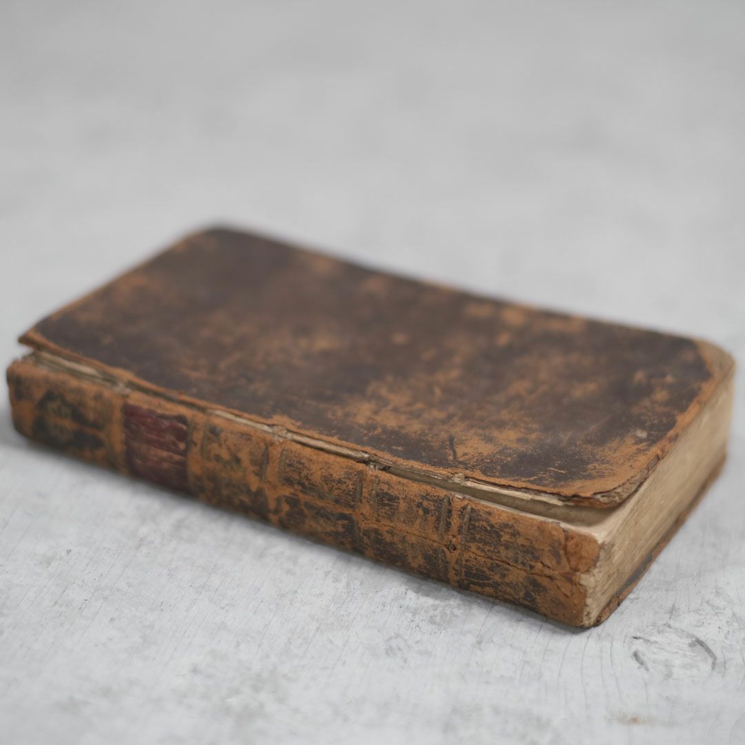 アンティークブック イギリス 革張りの古書 ダメージあり 18世紀
