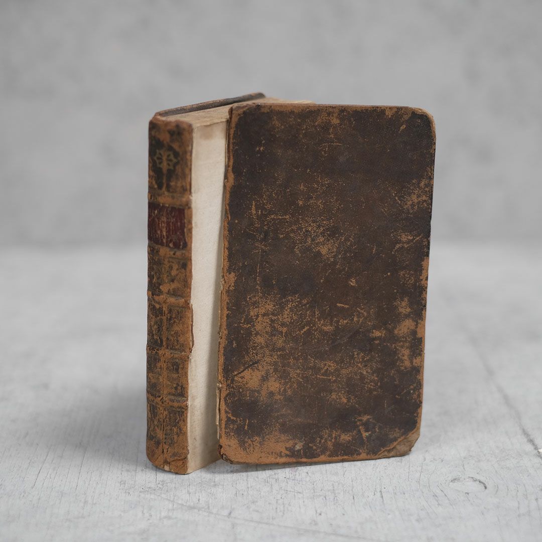 アンティークブック イギリス 革張りの古書 ダメージあり 18世紀