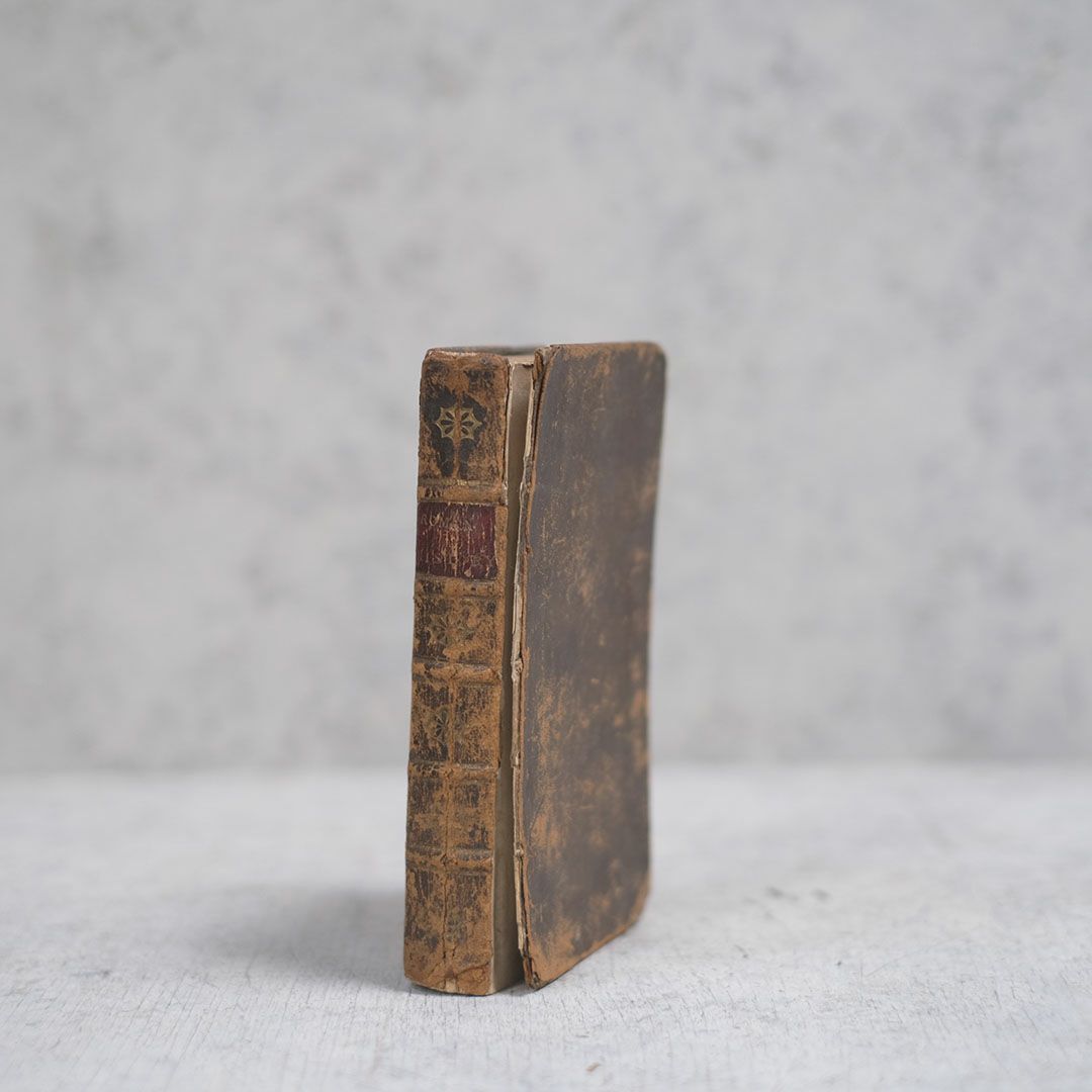 アンティークブック イギリス 革張りの古書 ダメージあり 18世紀の 