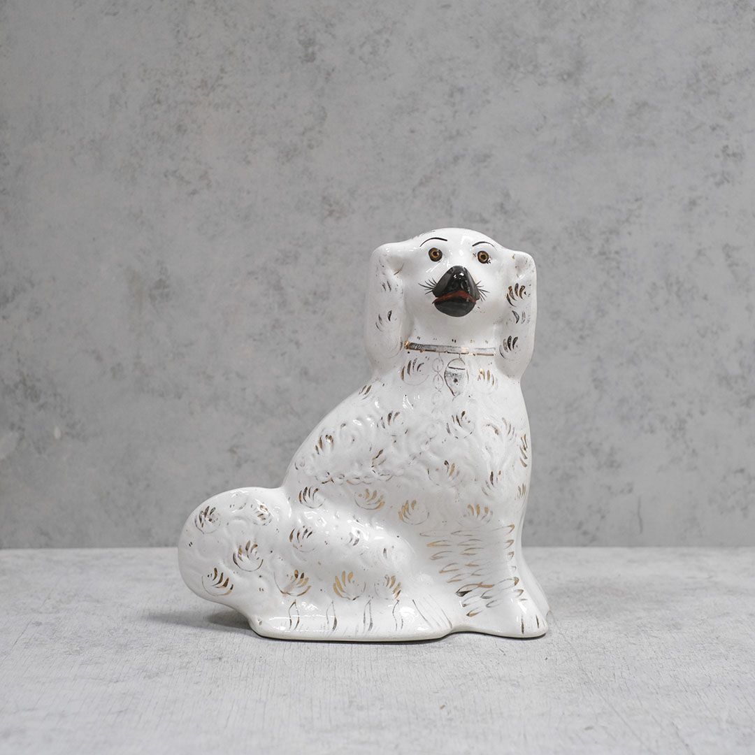 アンティークスタッフォードシャードッグ 犬の置物 イギリス 陶器1