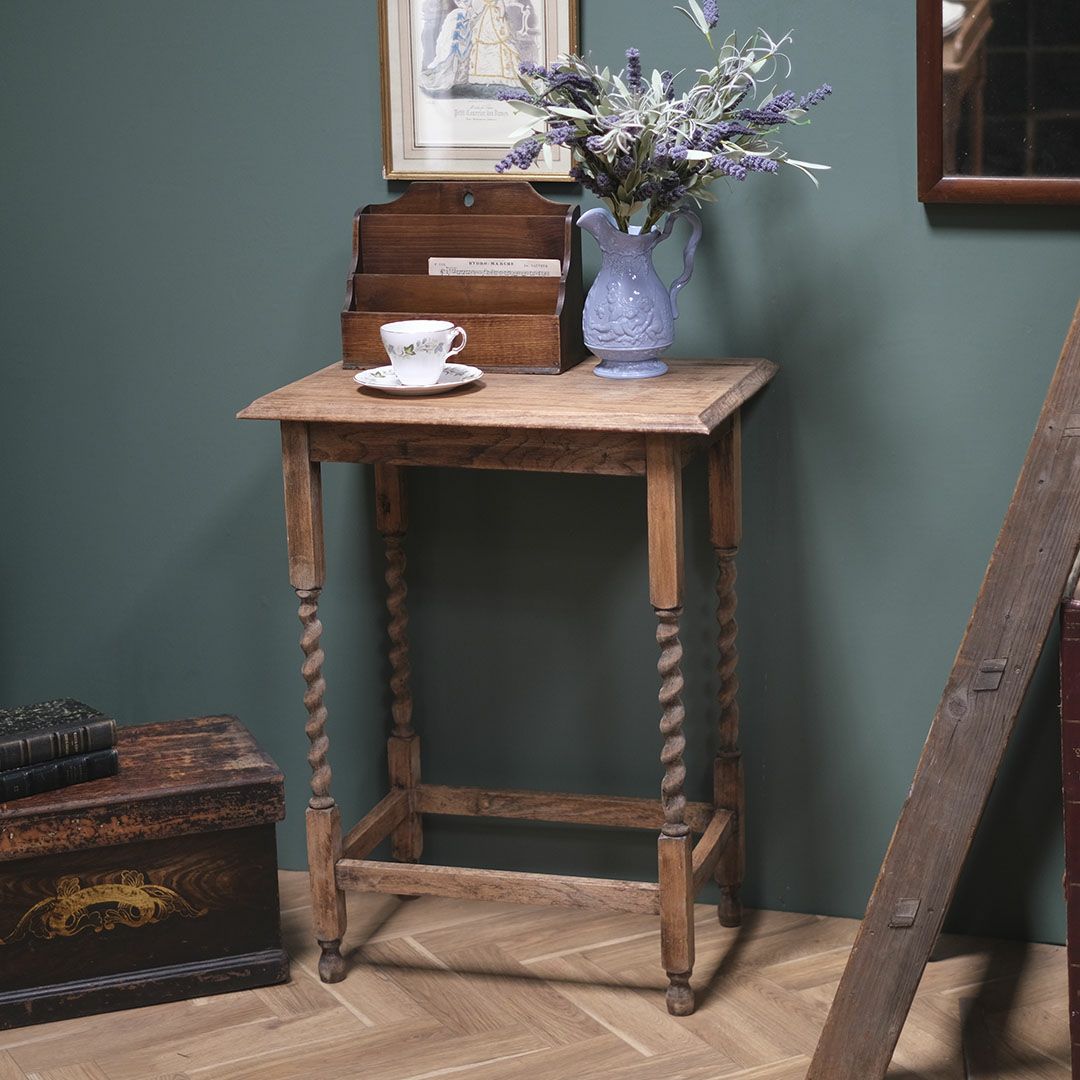 アンティーク オケージョナルテーブルD イギリス 剥離されたサイドテーブル スクエア