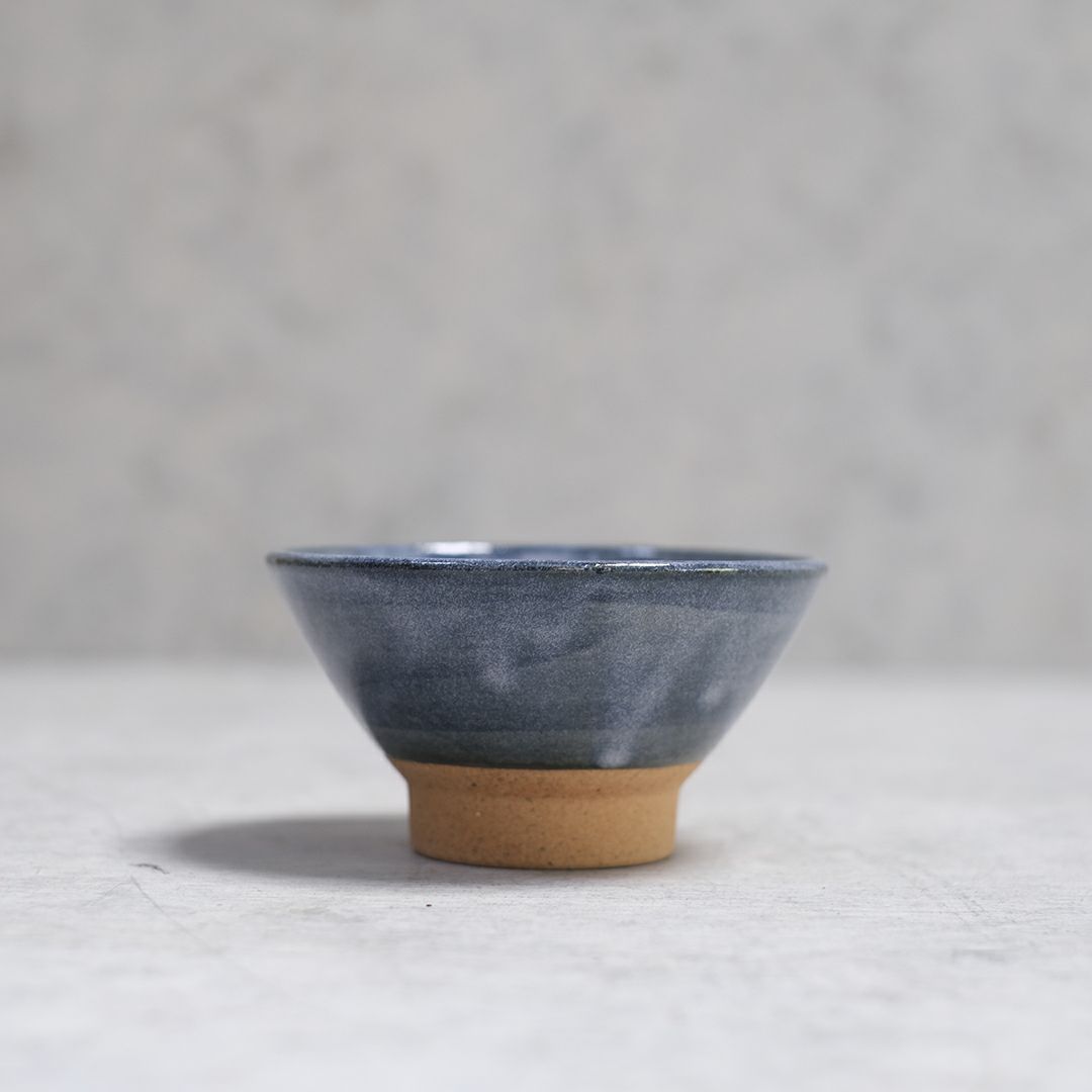 美濃焼 茶碗 青 飯椀 手触りの良い土の質感1