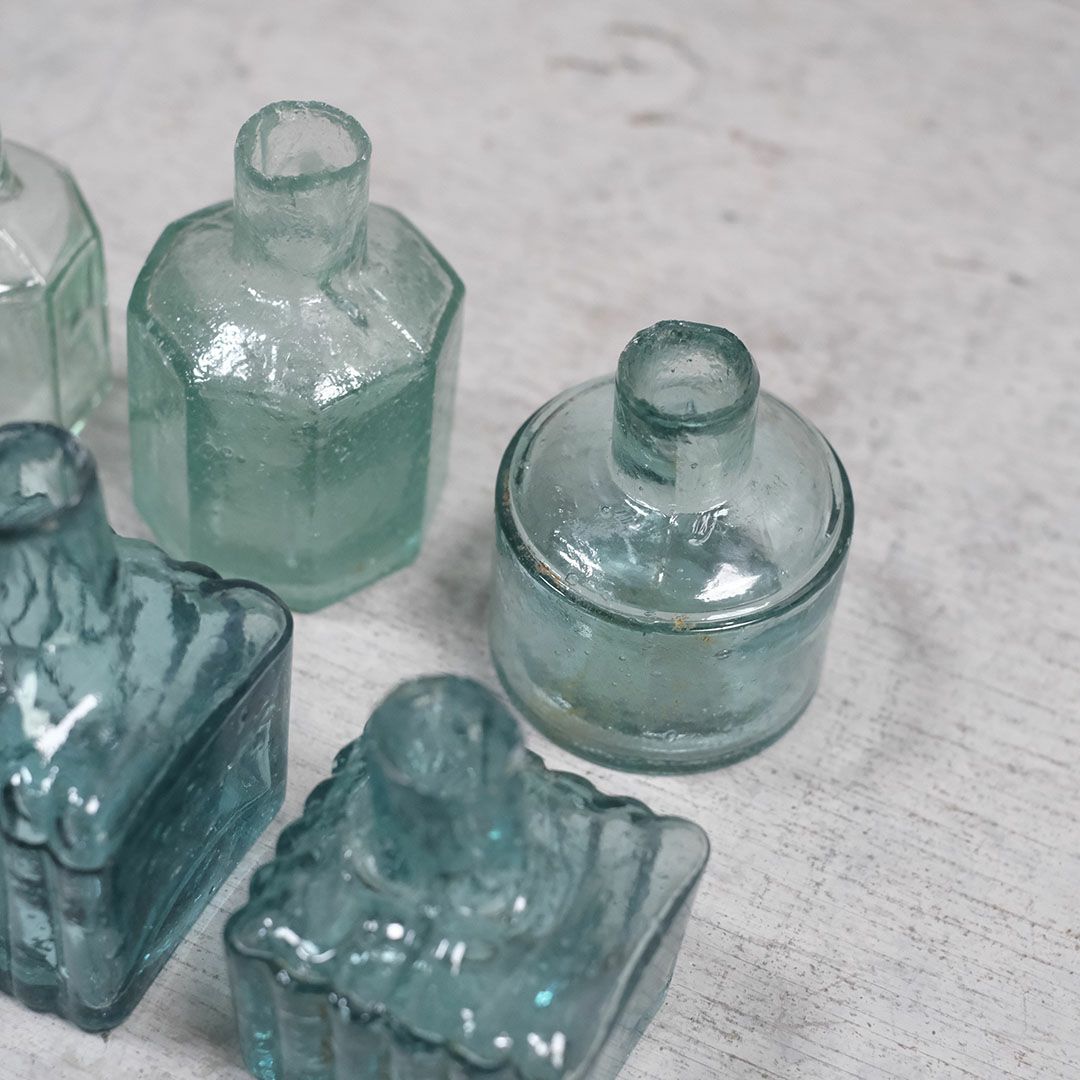 アンティークインクボトル 100年以上前に作られたガラス製の小瓶3