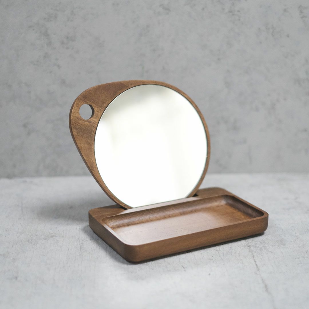 ウッドトレイ付きの丸い卓上ミラー 鏡