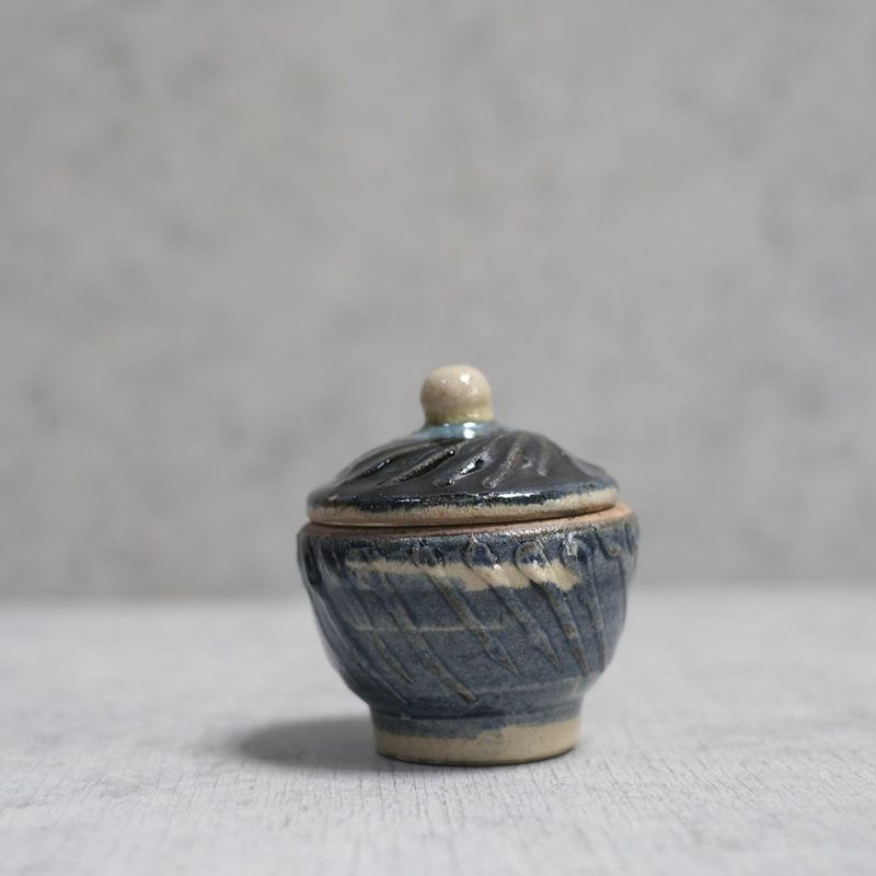 やちむん　北窯　沖縄　大皿　宮城　新品　陶器　登り窯　呉須　波　柄　青　レア やちむん 大皿 沖縄 北窯 宮城 陶器 登り窯 中皿 深皿 読谷村