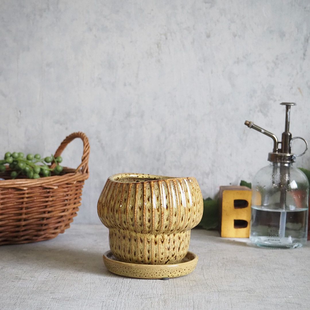 陶器のプランター イエローSサイズ オブジェのようなアート系鉢植え 