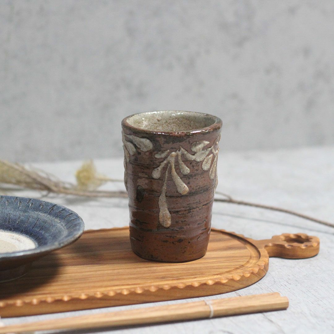 やちむん 読谷村北窯 Vカップ 沖縄 宮城正享 イッチン フリーカップ