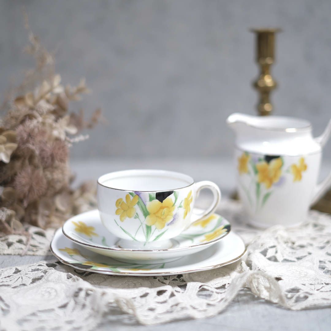 アンティークティーカップトリオ GLADSTONE CHINA イギリス GP&CO 