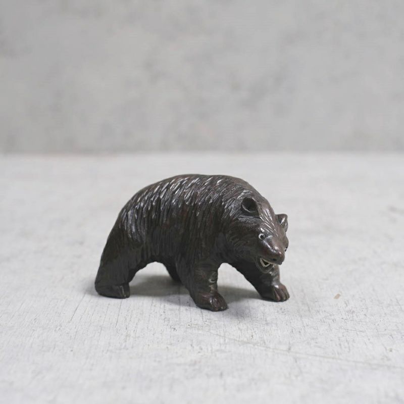 アンティークオブジェ 可愛らしい表情の木彫り熊 スイス 置物 グラスアイの通販 アンティークショップMALTOオンライン