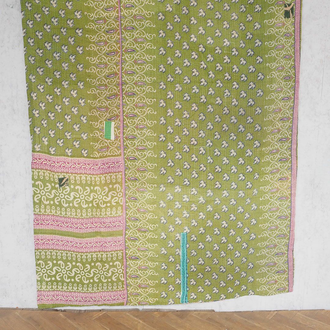 150❁︎ヴィンテージ 綿 シルク パッチワーク カンタキルト ベージュ 大判 150❁︎ヴィンテージ 綿 シルク パッチワーク カンタキルト ベージュ 大判