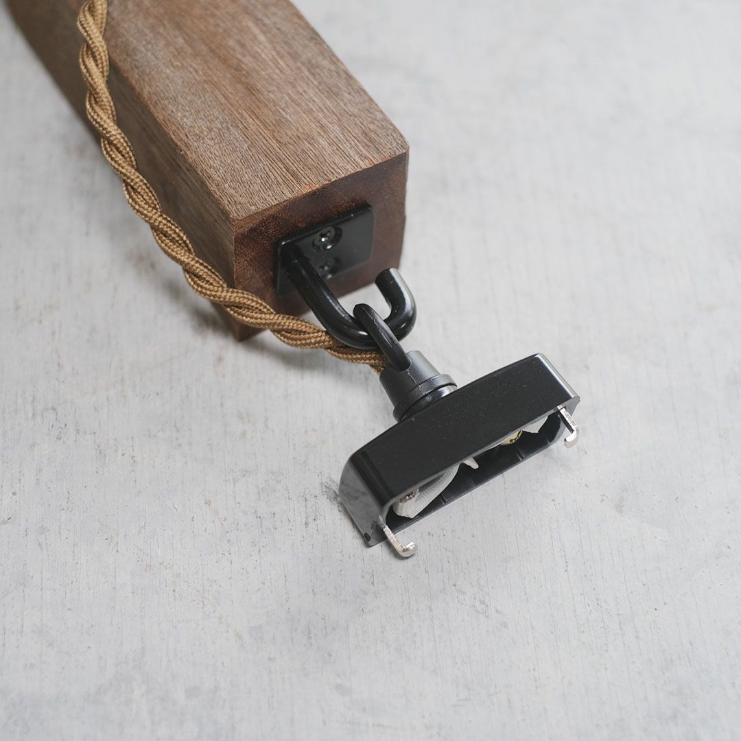 古道具照明　単3乾電池照明　古材ディスプレイ照明　古材サインボード　カフェ照明 古材のウッドスピンドルペンダントライト S(電球別売り)の通販MALTO