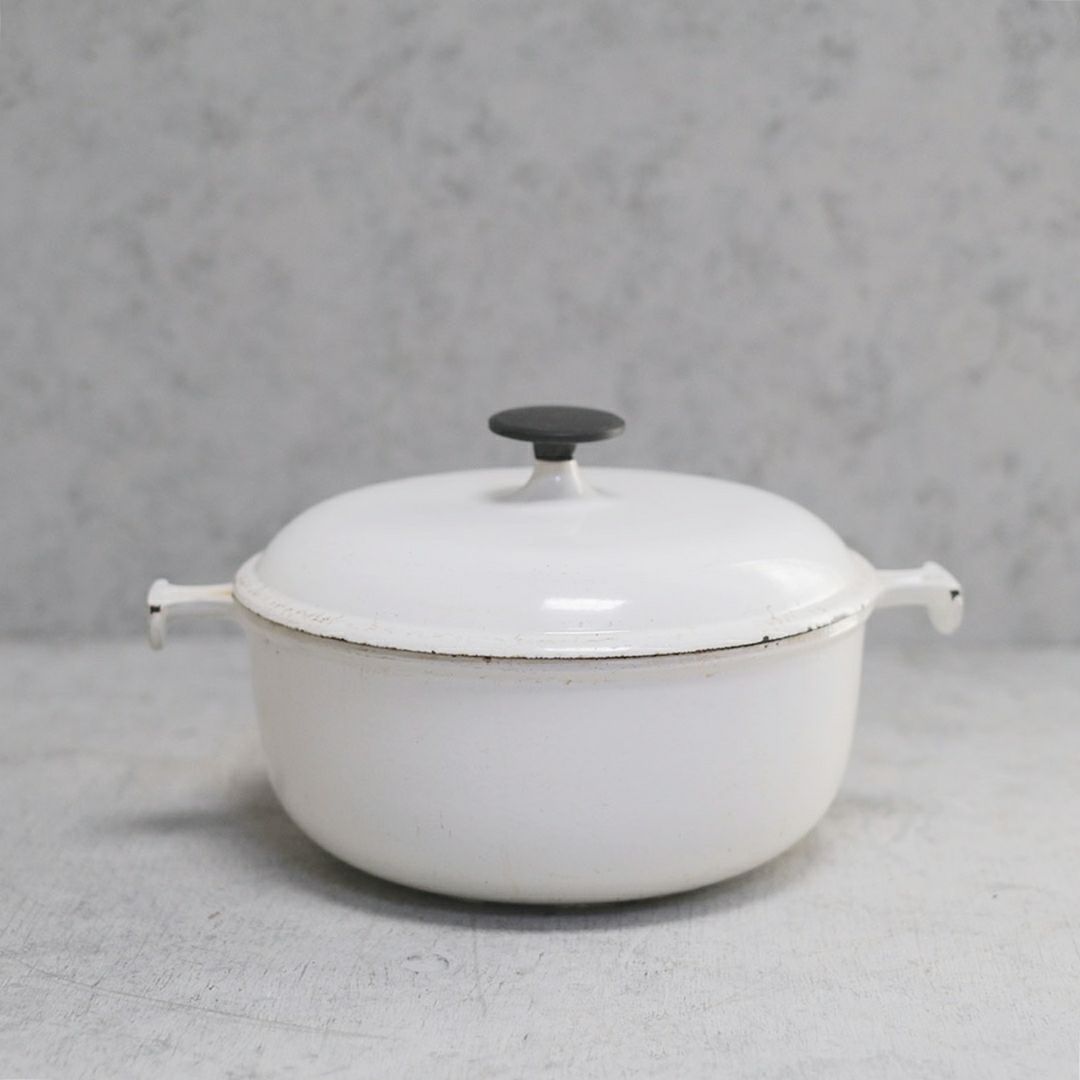 ヴィンテージ LE CREUSET（ル・クルーゼ）鍋 鉄鍋 白1