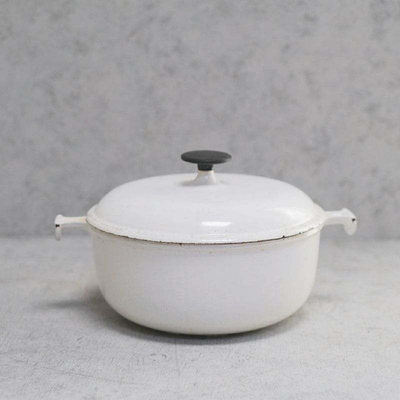 ヴィンテージ LE CREUSET（ル・クルーゼ）両手鍋 鉄鍋 白 1970年代の通販 アンティークショップMALTOオンライン