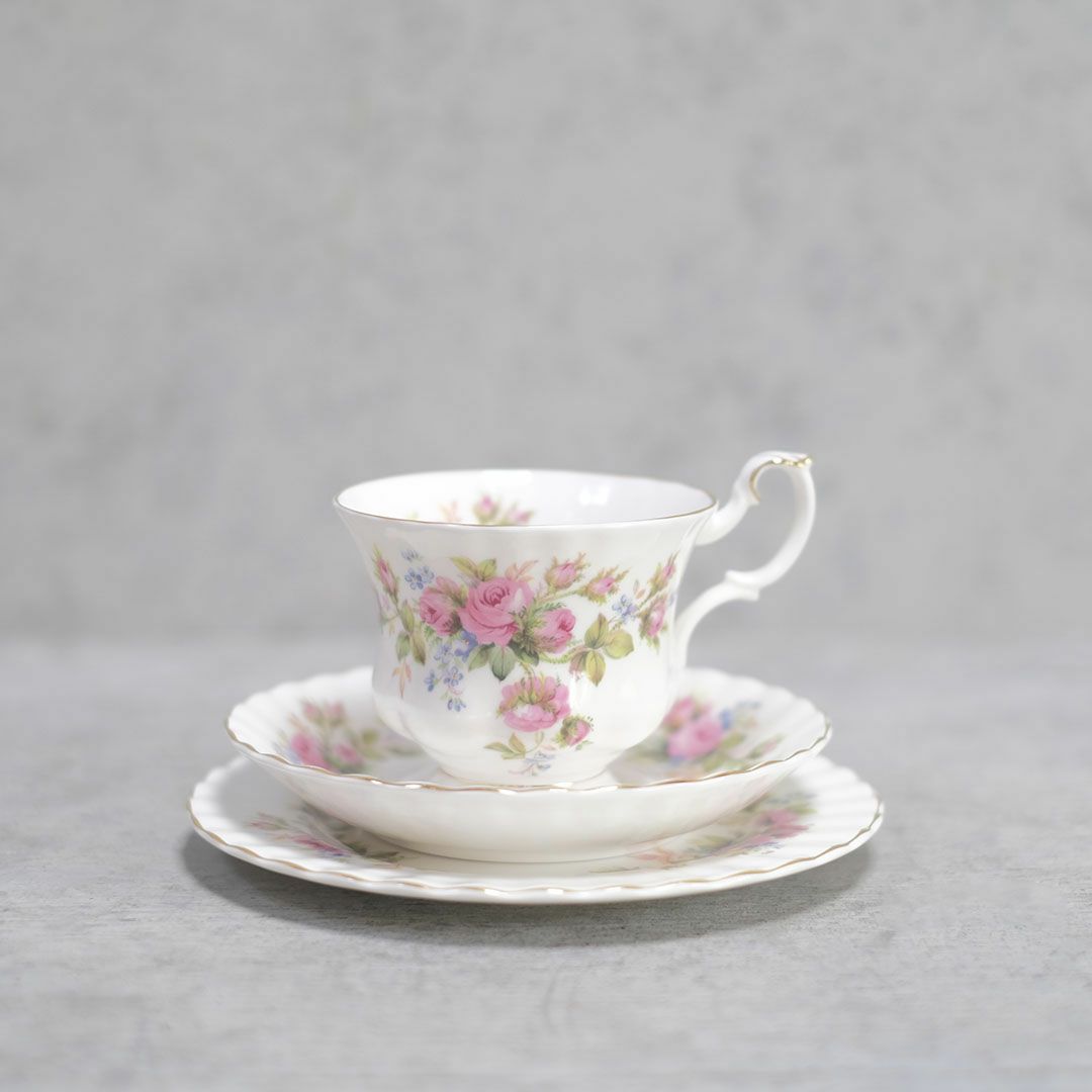 ヴィンテージティーカップトリオ Royal Albert ロイヤルアルバート MOSS ROSE モスローズ1