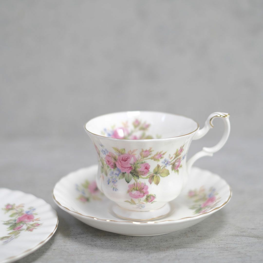 ヴィンテージティーカップトリオ Royal Albert ロイヤルアルバート MOSS ROSE モスローズ5