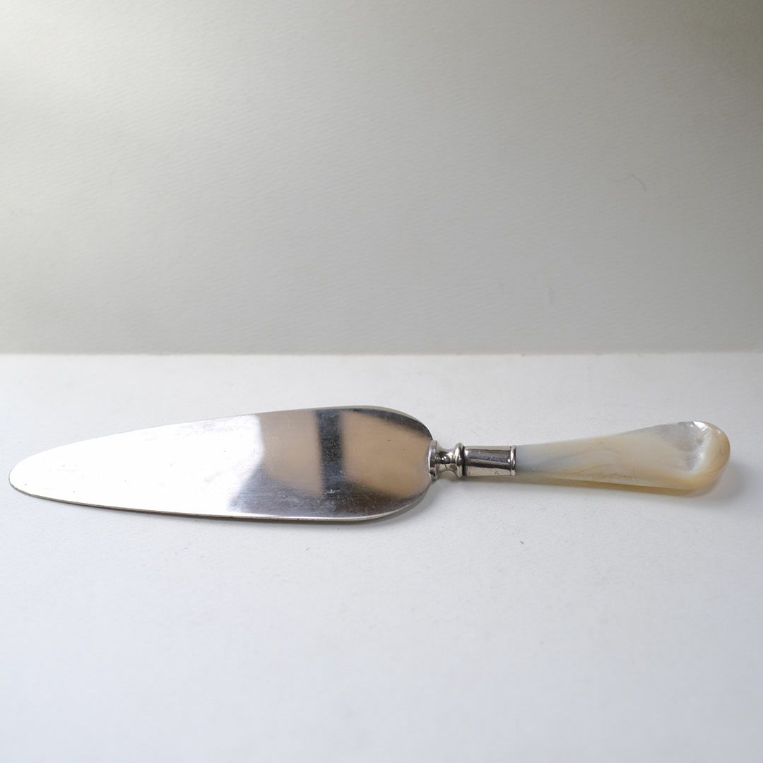 アンティークケーキサーバー イギリス カトラリー マザーオブパール4