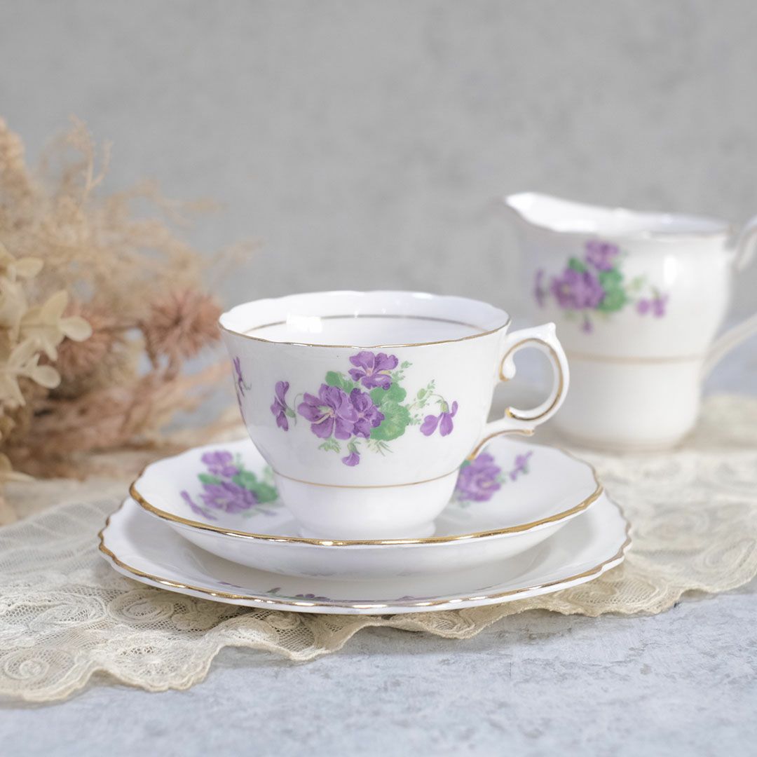 ヴィンテージティーカップトリオ Colclough(コルクラフ)菫 バイオレット イギリス