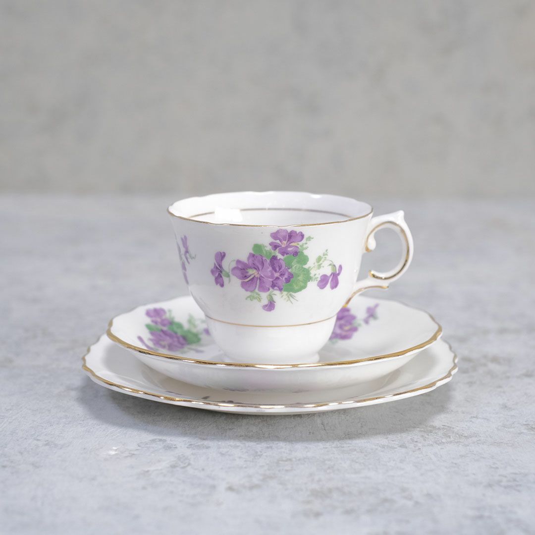 ヴィンテージティーカップトリオ Colclough(コルクラフ)菫 バイオレット イギリス1