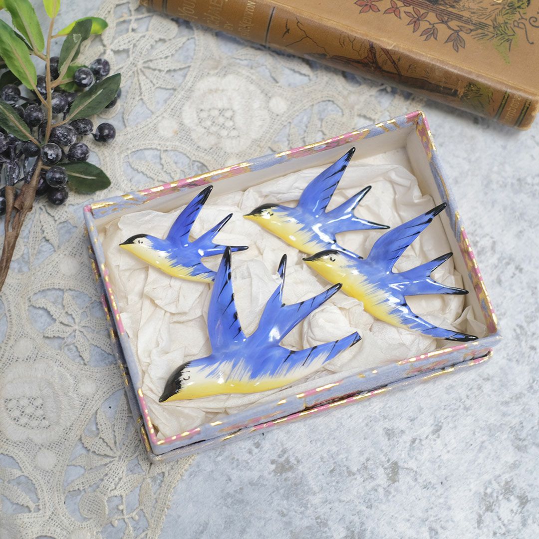 ヴィンテージ 燕オブジェ4個セット イギリス 手作り 陶器の古いツバメの壁飾り