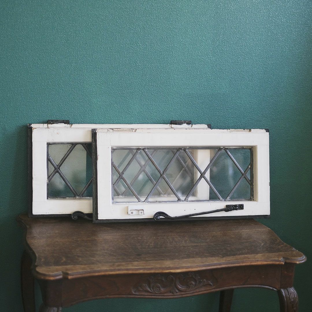 ヴィンテージ格子の小さなステンドグラス イギリス 古民家の窓 建具