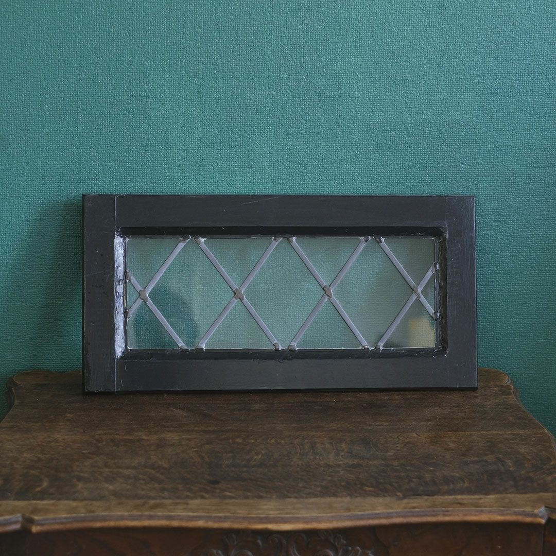 ヴィンテージ格子の小さなステンドグラス イギリス 古民家の窓 建具