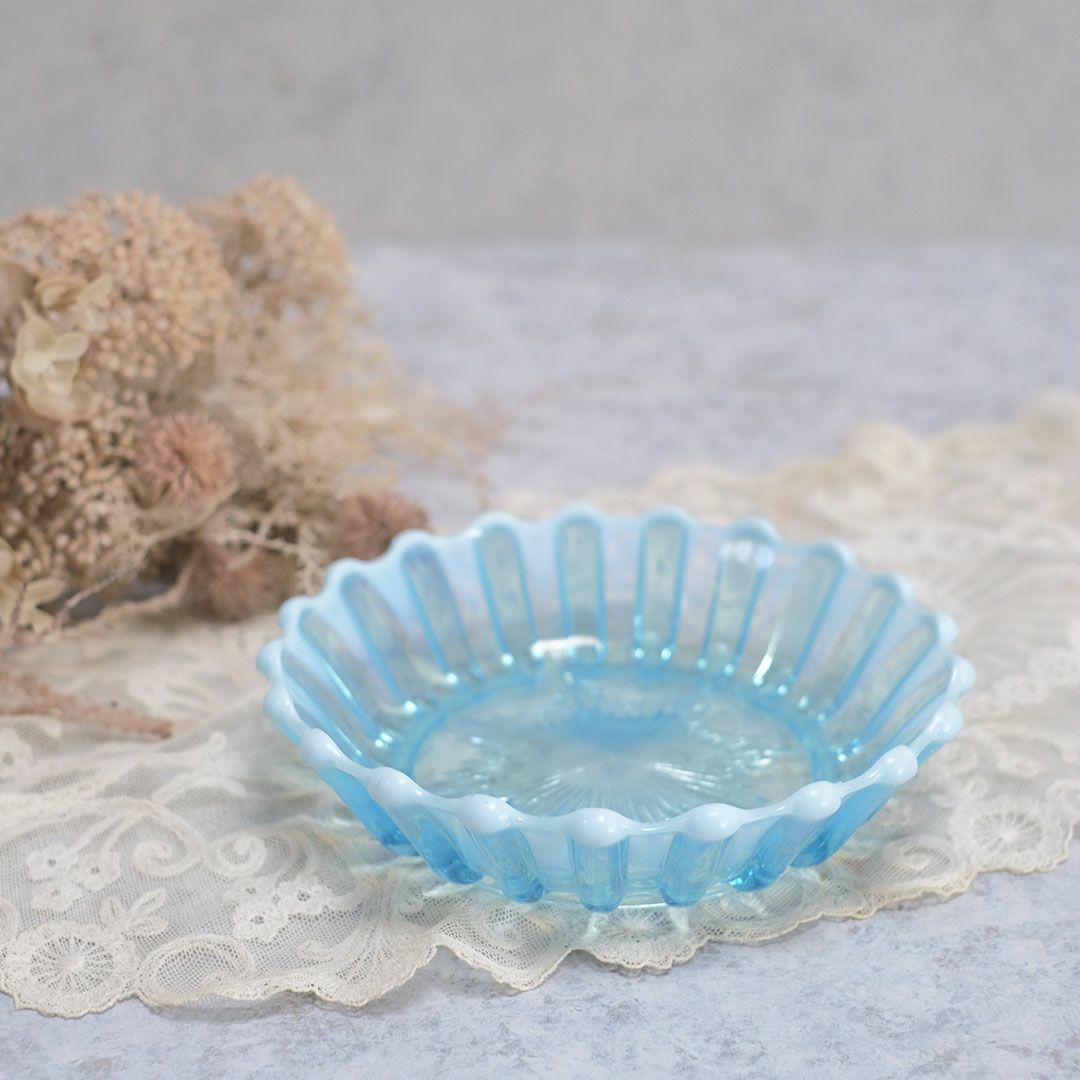 アンティークヴァセリングラストレイ イギリス 美しい青の稀少なグラス