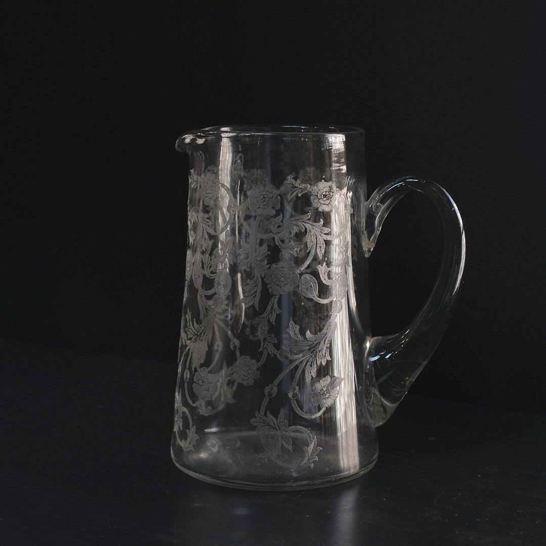 アンティーク 吹きガラスピッチャー イギリス ゆらゆらとしたガラスの質感とアシッドエッチング 花/アンティーク食器2