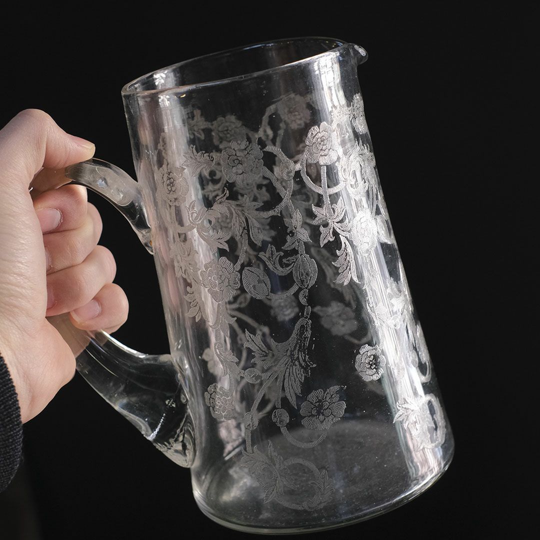 アンティーク 吹きガラスピッチャー イギリス ゆらゆらとしたガラスの質感とアシッドエッチング 花/アンティーク食器3