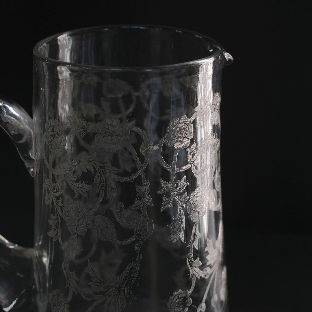 アンティーク 吹きガラスピッチャー イギリス ゆらゆらとしたガラスの質感とアシッドエッチング 花/アンティーク食器5