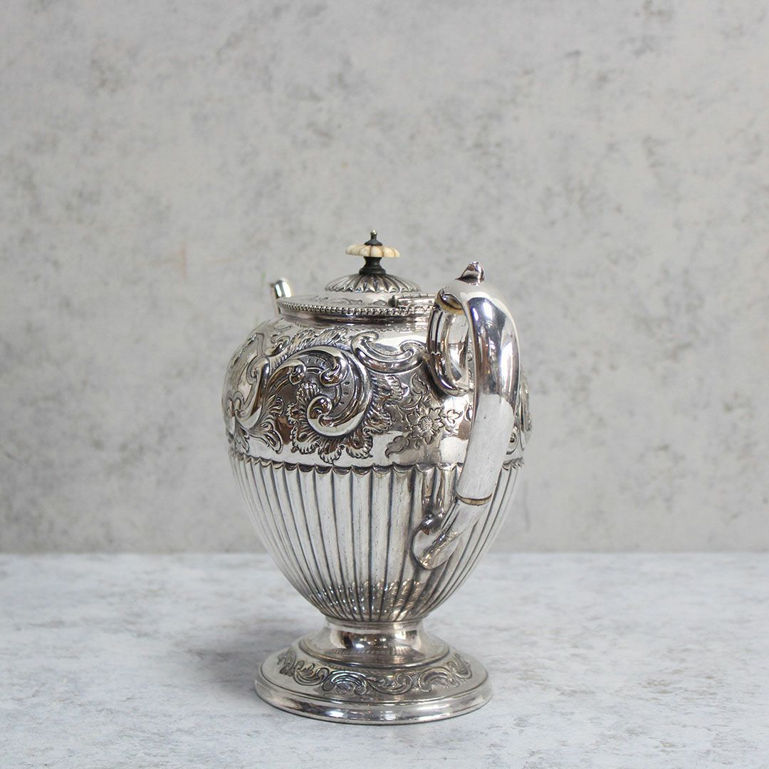 アンティーク シルバープレートティーポット ヴィクトリアンロココ 自然主義的なアカンサスモチーフ装飾