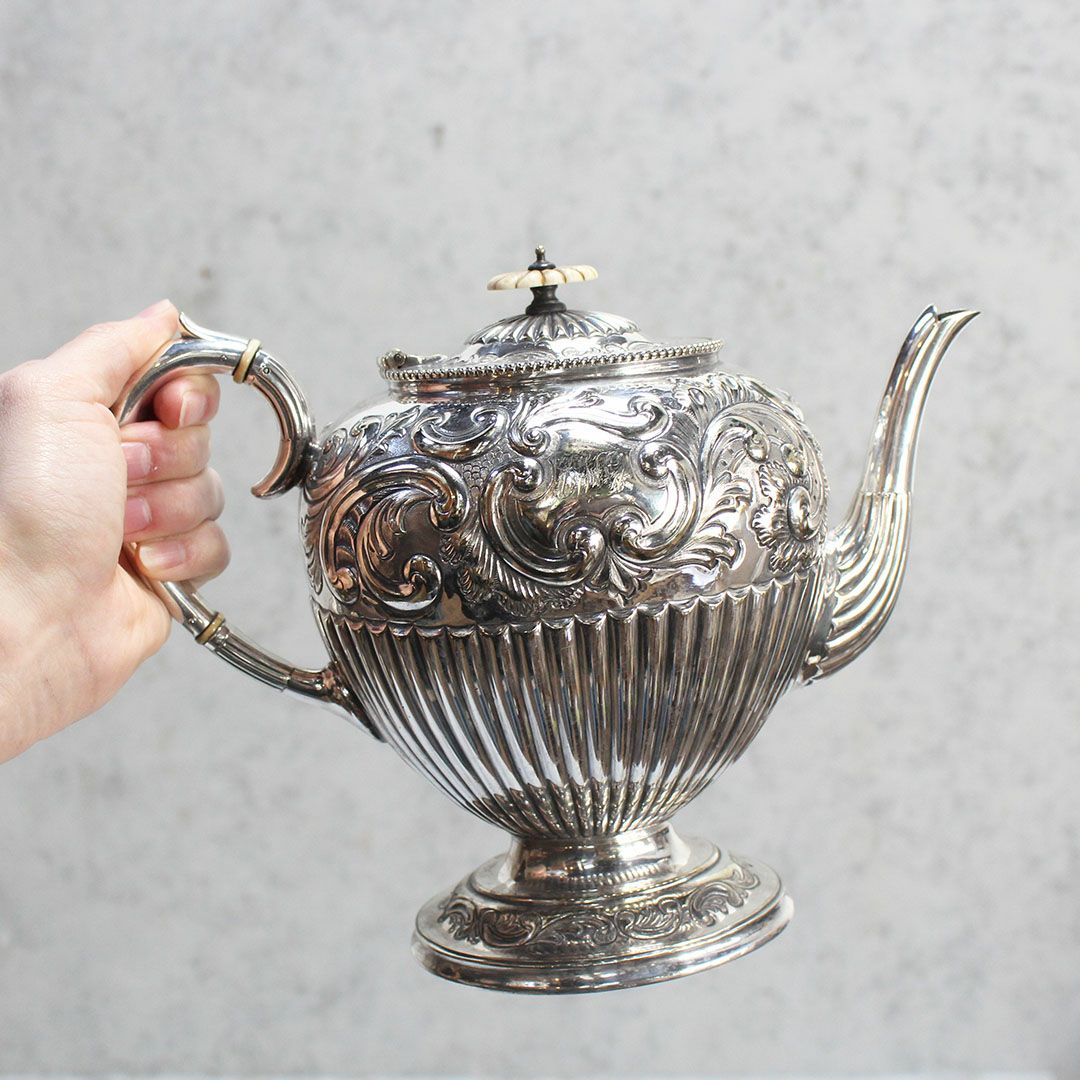 アンティーク シルバープレートティーポット ヴィクトリアンロココ 自然主義的なアカンサスモチーフ装飾