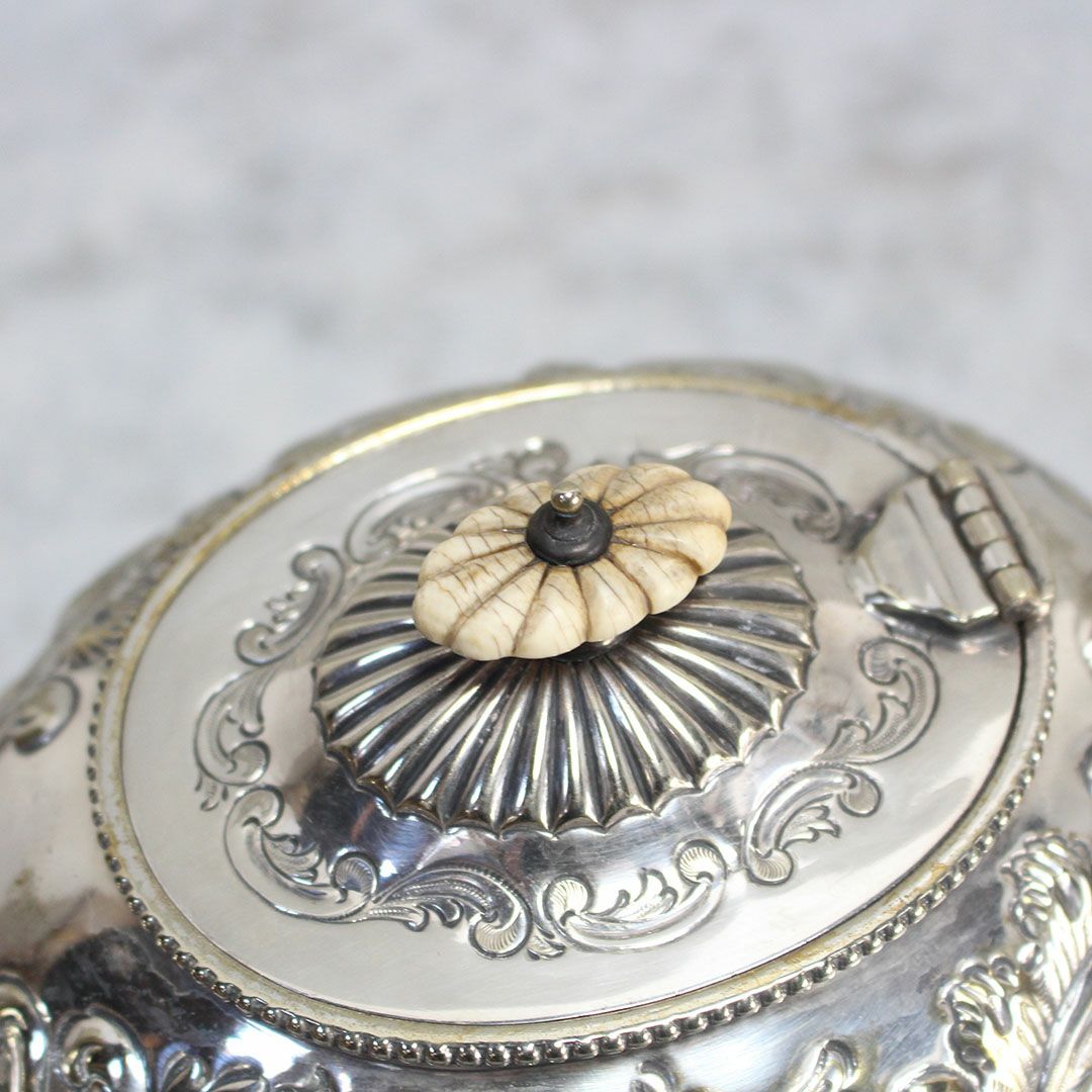 アンティーク シルバープレートティーポット ヴィクトリアンロココ 自然主義的なアカンサスモチーフ装飾