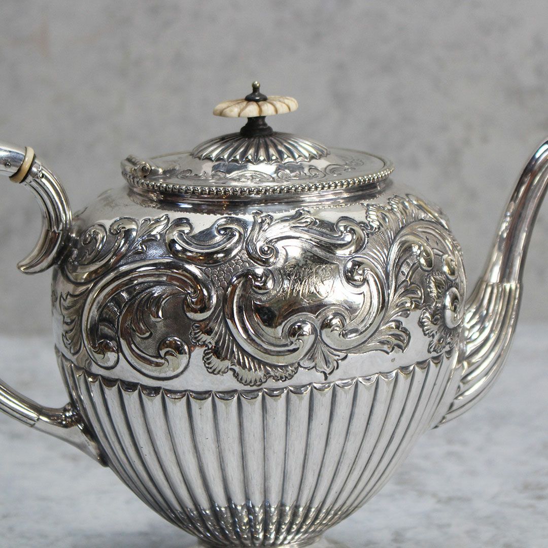 アンティーク シルバープレートティーポット ヴィクトリアンロココ 自然主義的なアカンサスモチーフ装飾