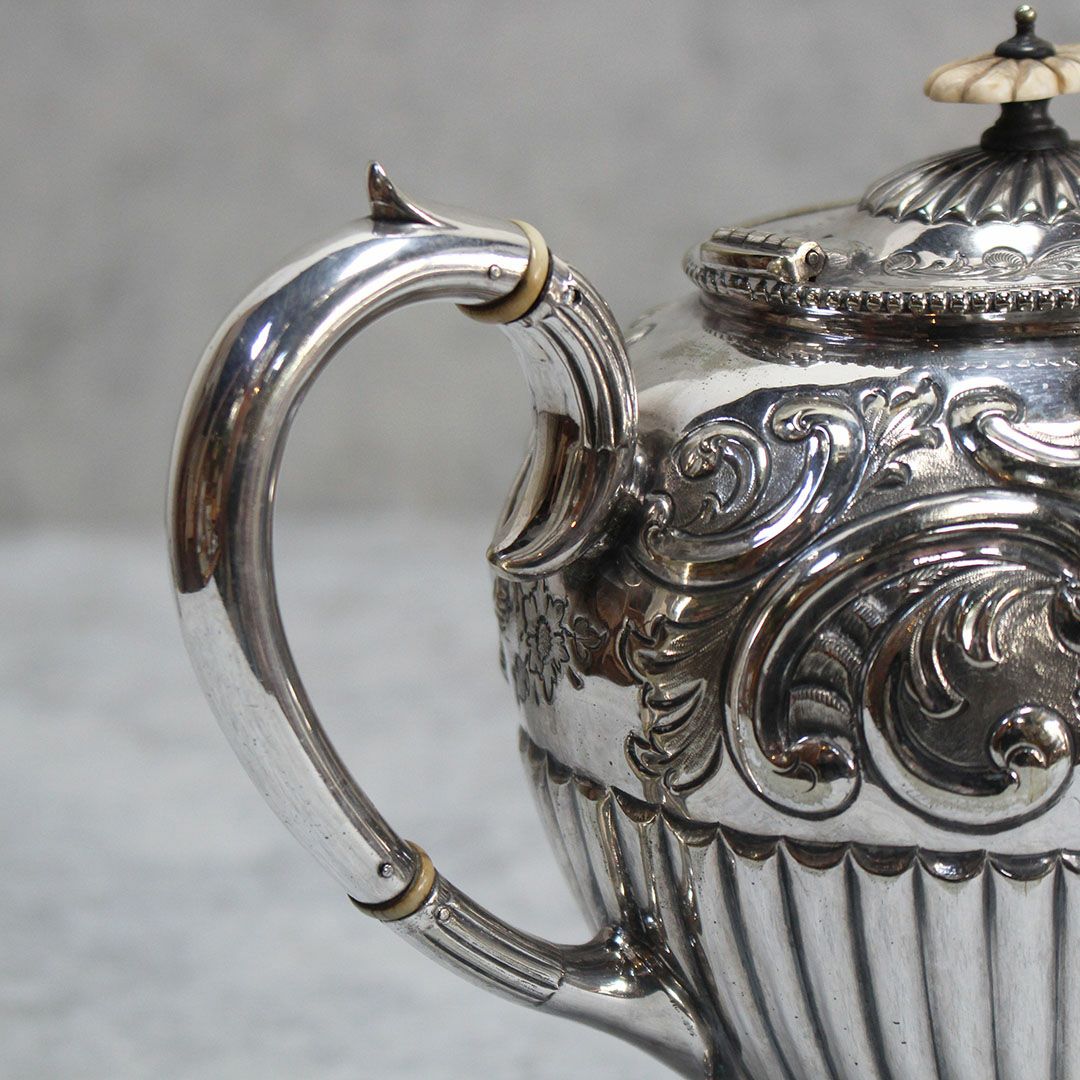 アンティーク シルバープレートティーポット ヴィクトリアンロココ 自然主義的なアカンサスモチーフ装飾