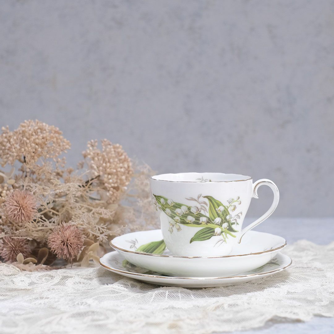 ヴィンテージティーカップトリオ イギリス 鈴蘭 リリー