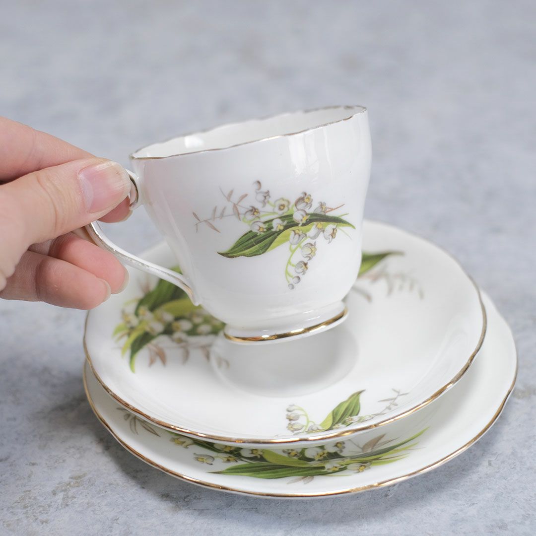 ヴィンテージティーカップトリオ イギリス 鈴蘭 リリー4