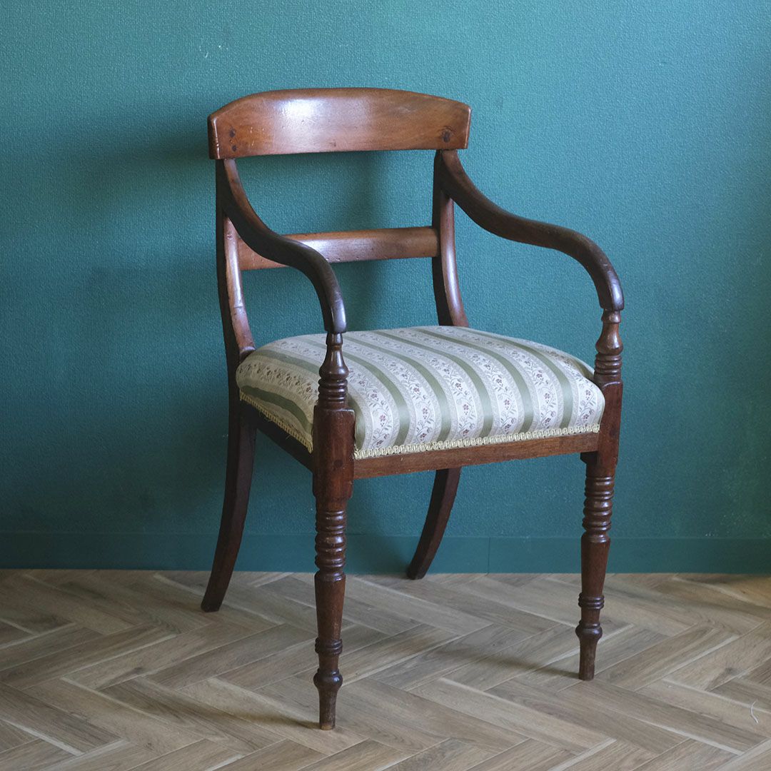 アンティークアームチェア イギリス　肘掛椅子2