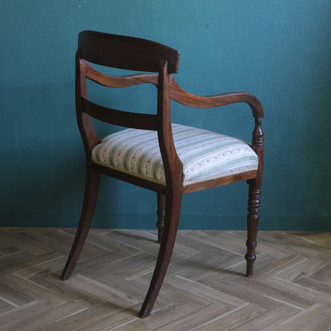 アンティークアームチェア イギリス　肘掛椅子5